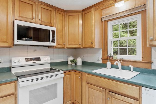14 Olde Berry Road, Andover, MA 01810