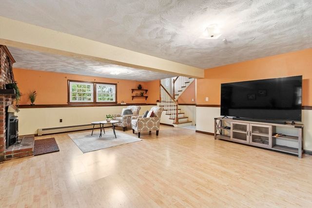 14 Olde Berry Road, Andover, MA 01810