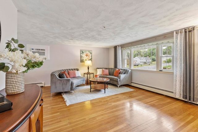 14 Olde Berry Road, Andover, MA 01810