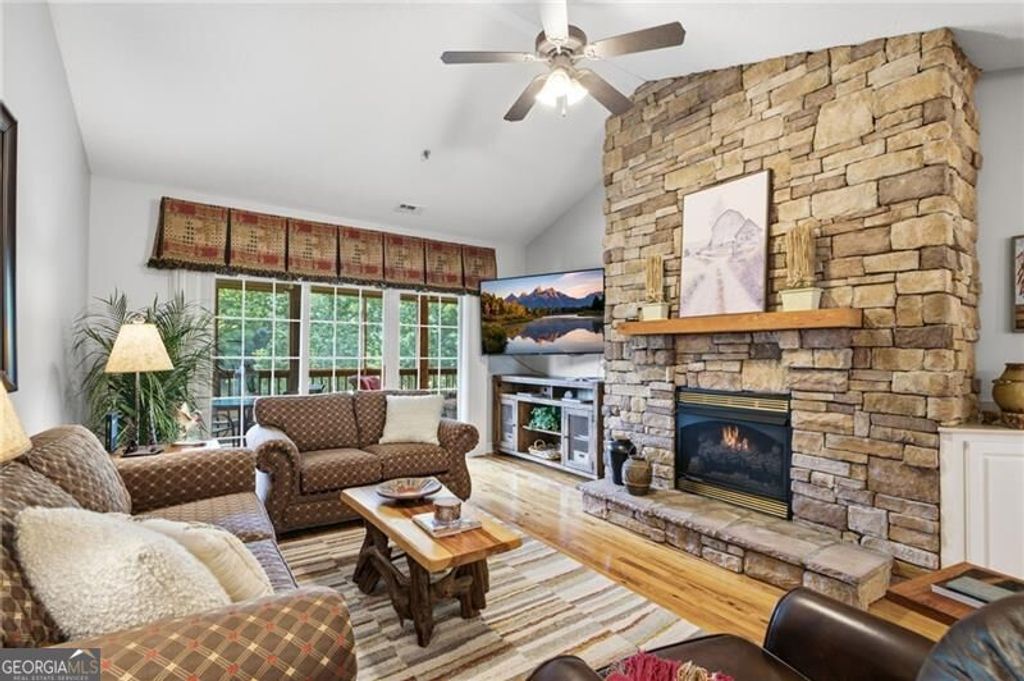 92 Gleneagle Court 302B, Clayton, GA 30525 — exterior
