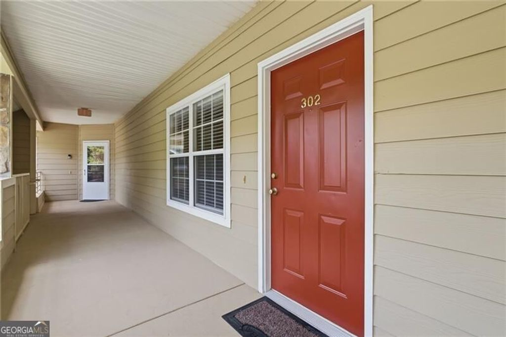 92 Gleneagle Court 302B, Clayton, GA 30525 — photo 3