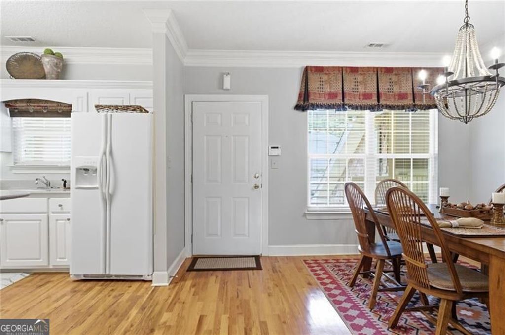 92 Gleneagle Court 302B, Clayton, GA 30525 — photo 4