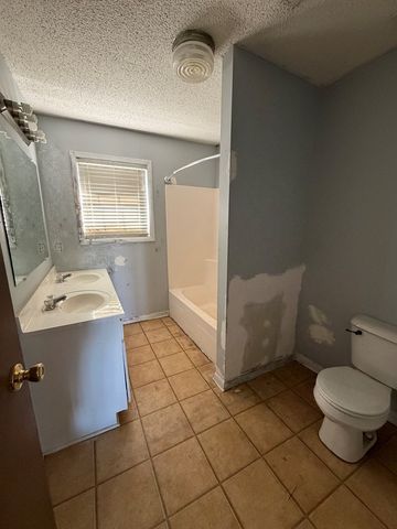 7198 S County Rd. 33, Cottonwood, AL 36320