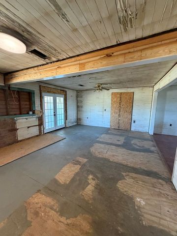 7198 S County Rd. 33, Cottonwood, AL 36320