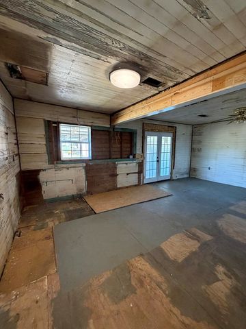 7198 S County Rd. 33, Cottonwood, AL 36320