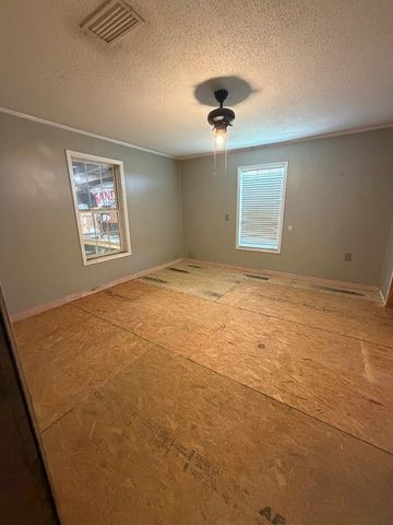 7198 S County Rd. 33, Cottonwood, AL 36320