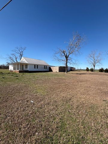 7198 S County Rd. 33, Cottonwood, AL 36320