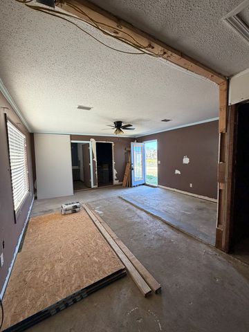 7198 S County Rd. 33, Cottonwood, AL 36320