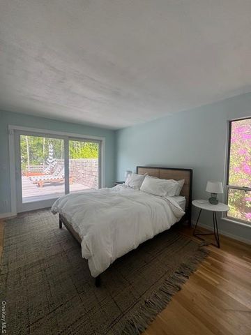 14 Park Circle, Quogue, NY 11959
