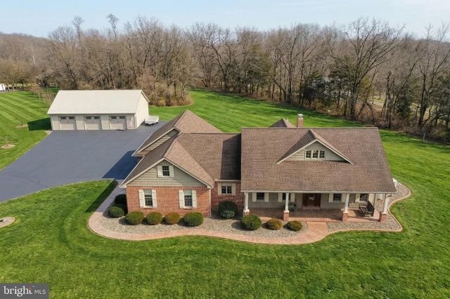 108 PICKETT RD, Dover, PA 17315