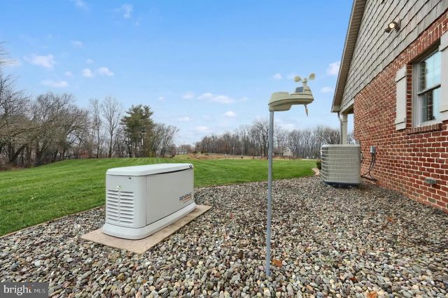 108 PICKETT RD, Dover, PA 17315