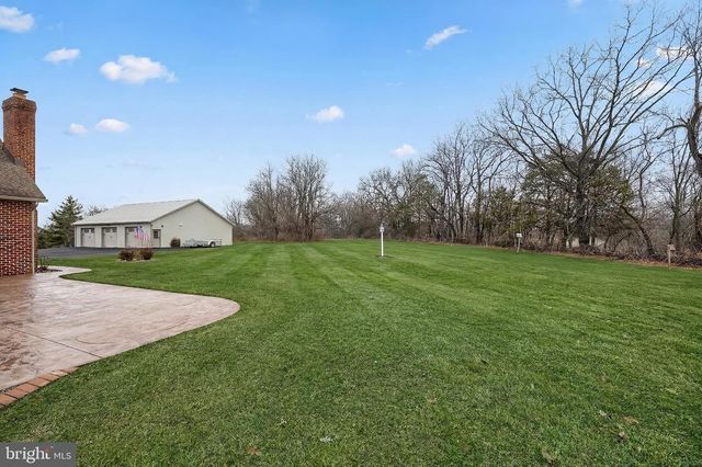 108 PICKETT RD, Dover, PA 17315