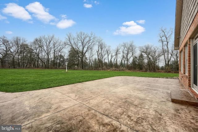 108 PICKETT RD, Dover, PA 17315