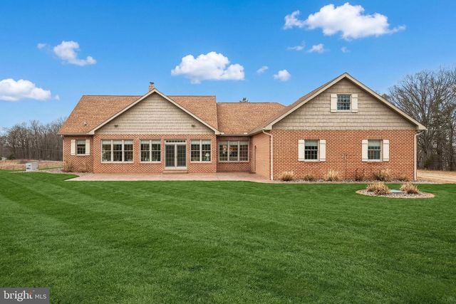 108 PICKETT RD, Dover, PA 17315