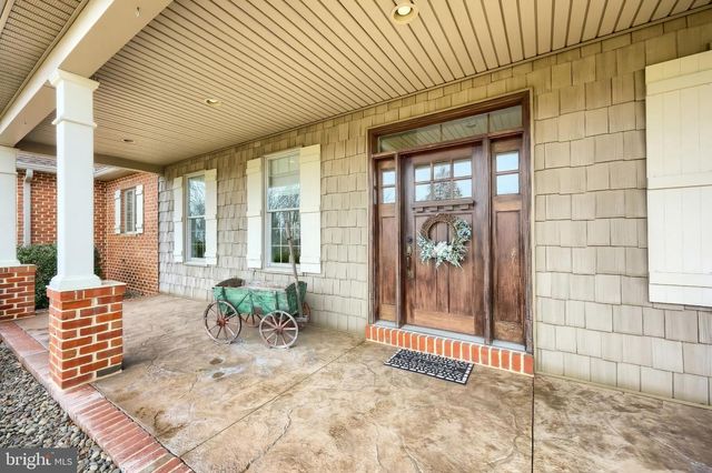 108 PICKETT RD, Dover, PA 17315