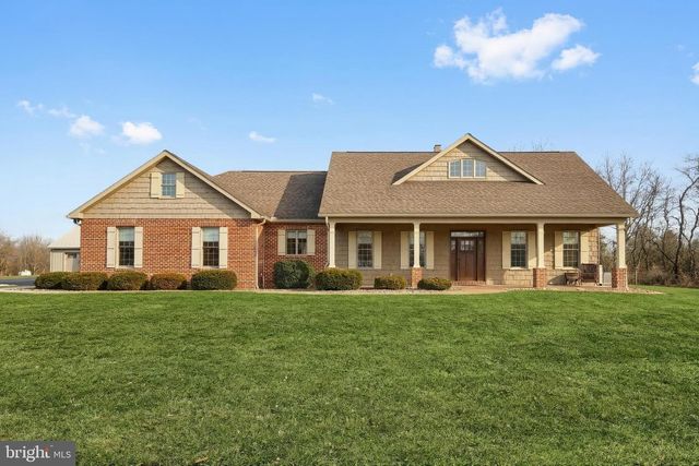 108 PICKETT RD, Dover, PA 17315