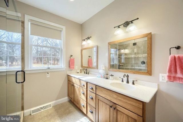 108 PICKETT RD, Dover, PA 17315