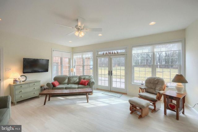 108 PICKETT RD, Dover, PA 17315