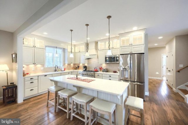 108 PICKETT RD, Dover, PA 17315