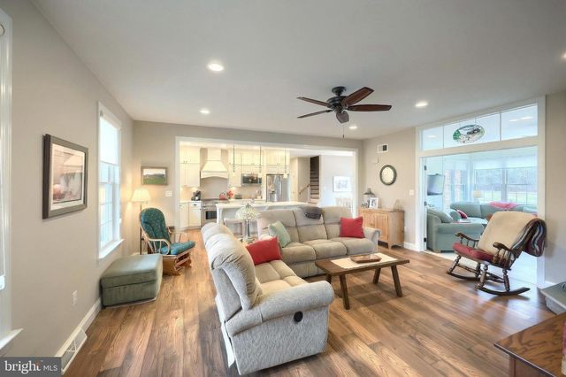 108 PICKETT RD, Dover, PA 17315