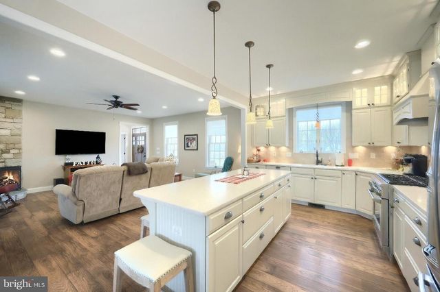 108 PICKETT RD, Dover, PA 17315