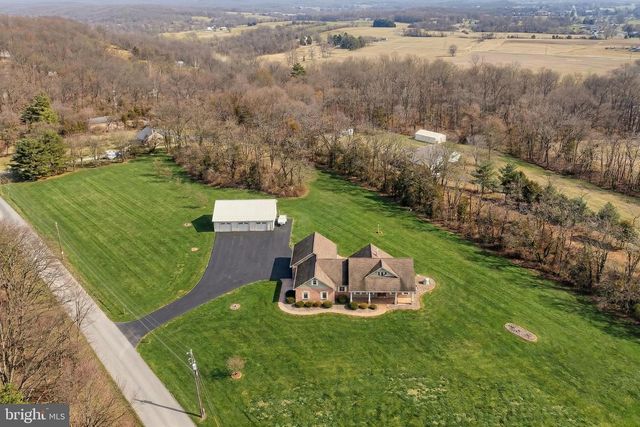 108 PICKETT RD, Dover, PA 17315