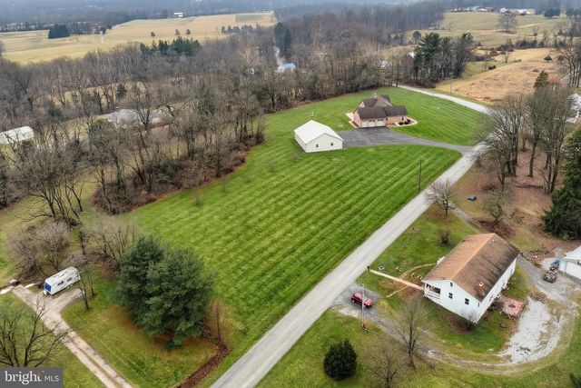 108 PICKETT RD, Dover, PA 17315