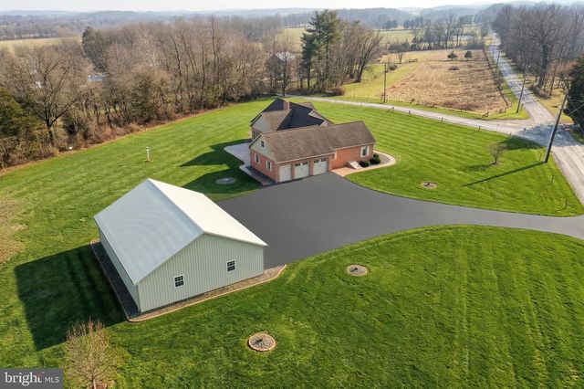 108 PICKETT RD, Dover, PA 17315