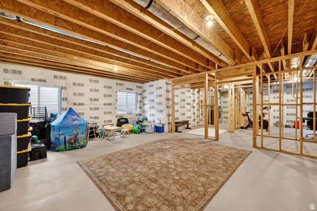 979 W SHORELINE DR, Layton, UT 84041