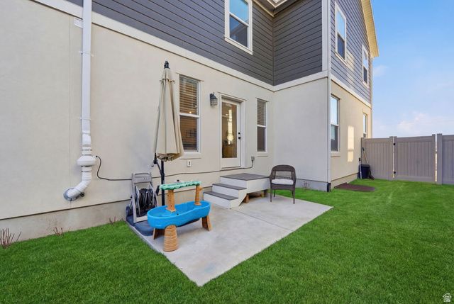 979 W SHORELINE DR, Layton, UT 84041