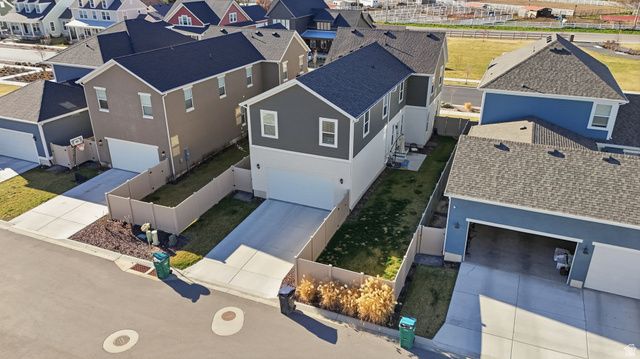 979 W SHORELINE DR, Layton, UT 84041