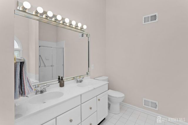 6 Westboro Lane, Monroe, NJ 08831
