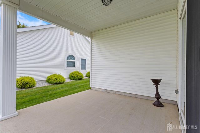 6 Westboro Lane, Monroe, NJ 08831
