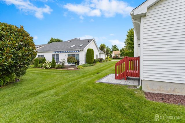 6 Westboro Lane, Monroe, NJ 08831