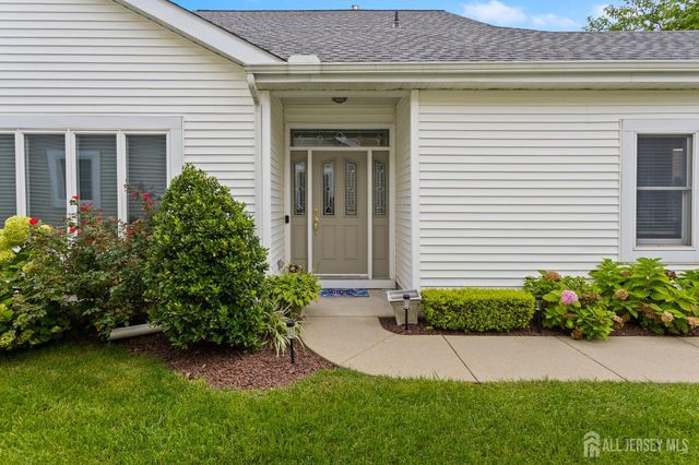 6 Westboro Lane, Monroe, NJ 08831