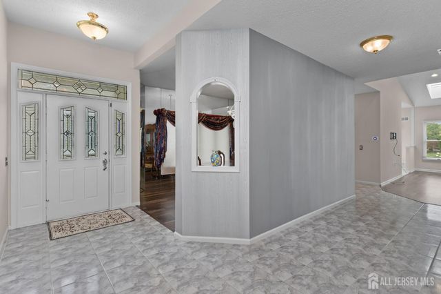 6 Westboro Lane, Monroe, NJ 08831