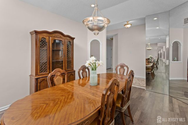 6 Westboro Lane, Monroe, NJ 08831