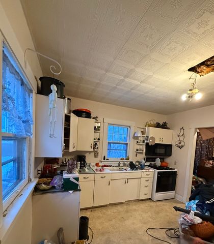 1611 W 3rd Street, Dixon, IL 61021