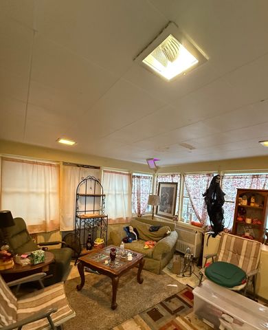 1611 W 3rd Street, Dixon, IL 61021