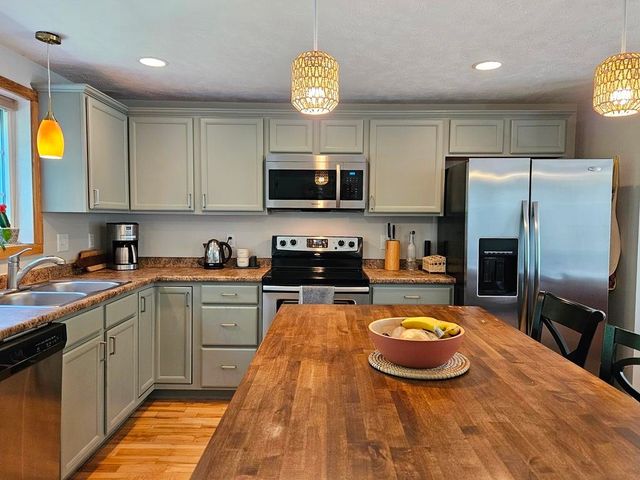 28 Owens Dr Unit 68, Swanzey, NH 03446