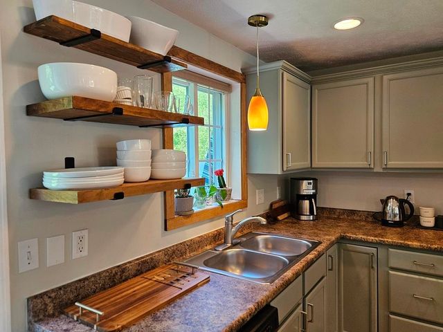 28 Owens Dr Unit 68, Swanzey, NH 03446