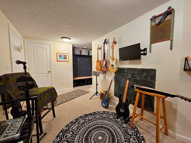 28 Owens Dr Unit 68, Swanzey, NH 03446