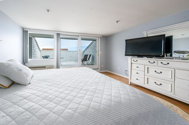 94 Shore Drive W UNIT 9B, Mashpee, MA 02649