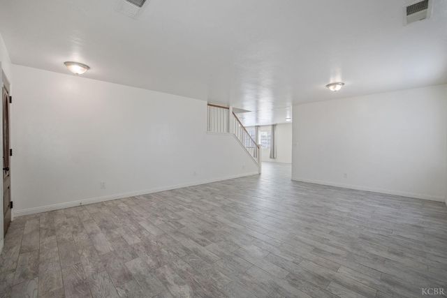 2805 W Brooke Avenue, Visalia, CA 93291