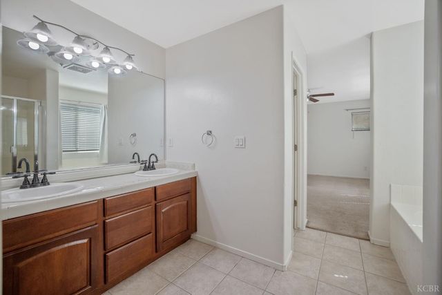 2805 W Brooke Avenue, Visalia, CA 93291