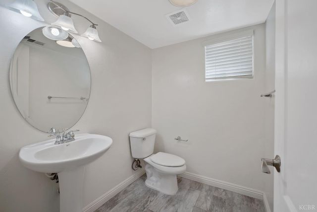 2805 W Brooke Avenue, Visalia, CA 93291