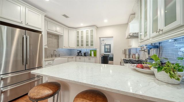 1685 6TH STREET, Sarasota, FL 34236