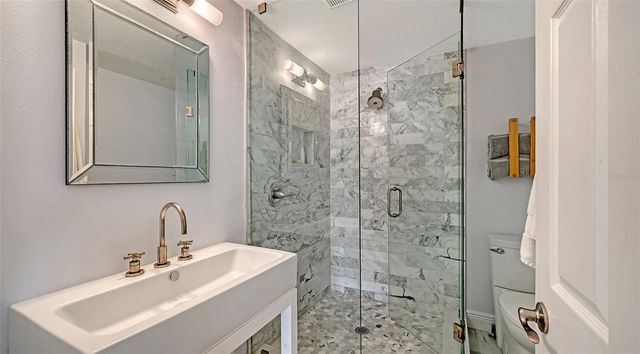 1685 6TH STREET, Sarasota, FL 34236