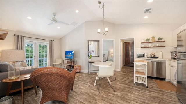 1685 6TH STREET, Sarasota, FL 34236