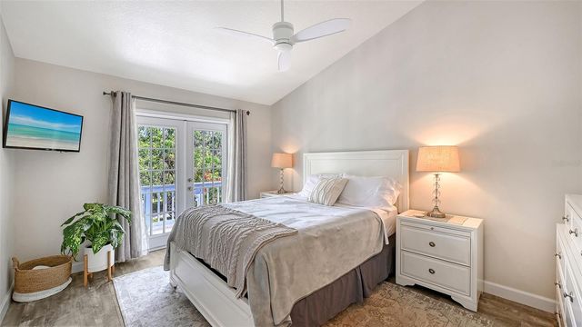 1685 6TH STREET, Sarasota, FL 34236